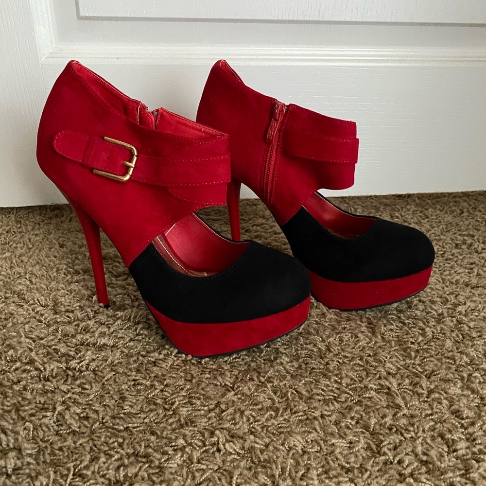 Red and black platform heels - Picture 1 of 6